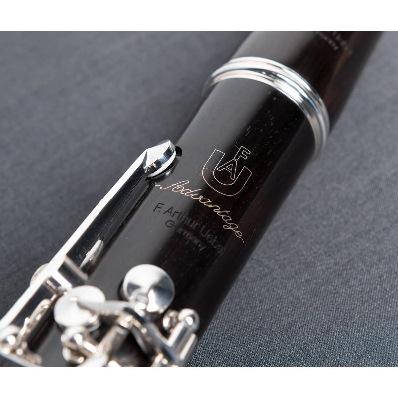 Clarinete F. ARTHUR UEBEL Advantage Sib